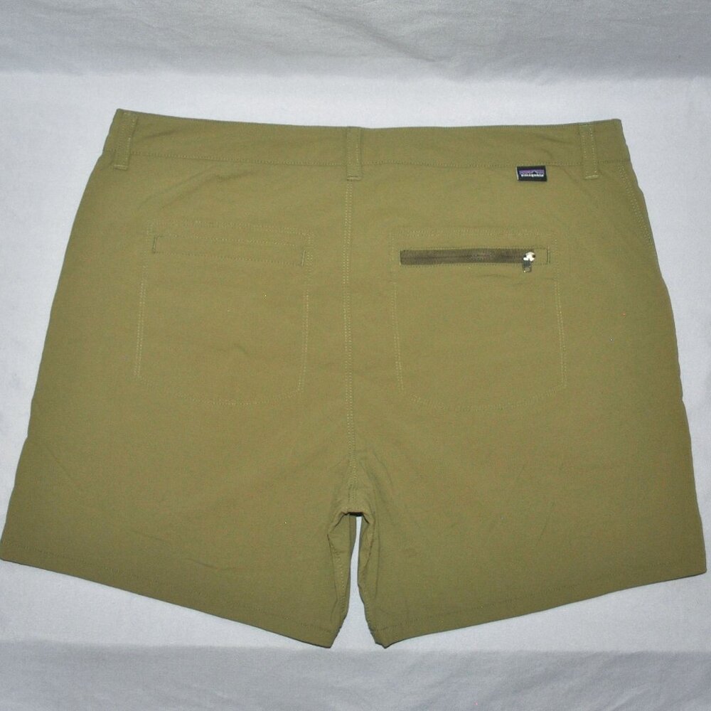 Patagonia Worn Wear Shorts Women's Size 12 Green